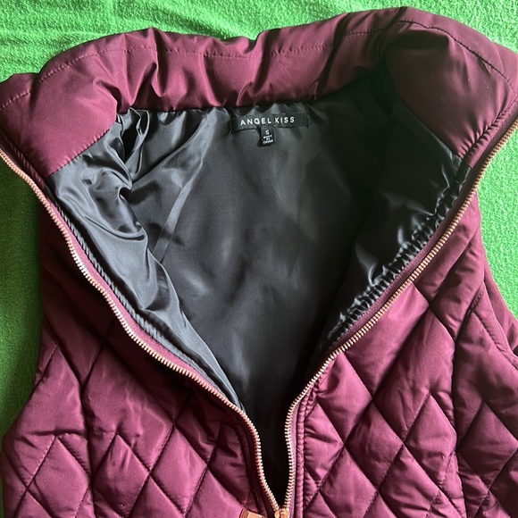Women’s water resistant, quilted, puffer vest - Picture 3 of 3